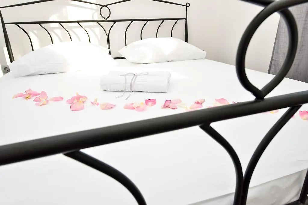 Holiday Home Jakov ビビニェ