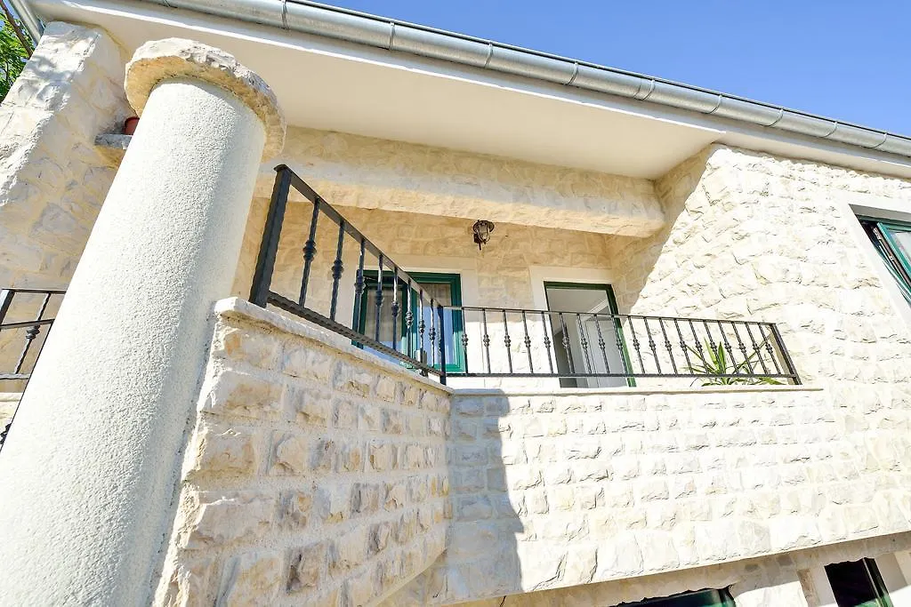 Holiday Home Jakov ビビニェ 0*,  クロアチア