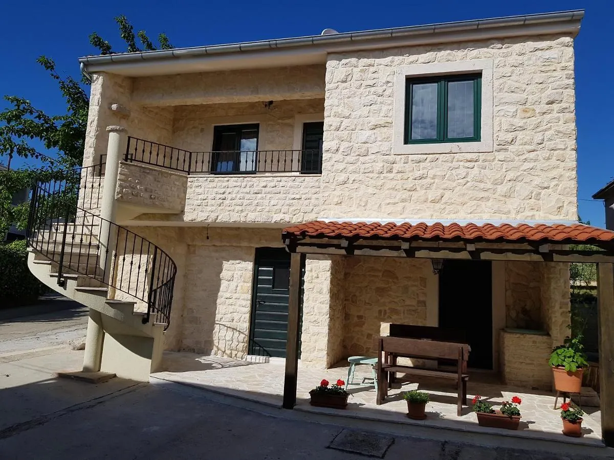Holiday Home Jakov ビビニェ 0*,  クロアチア